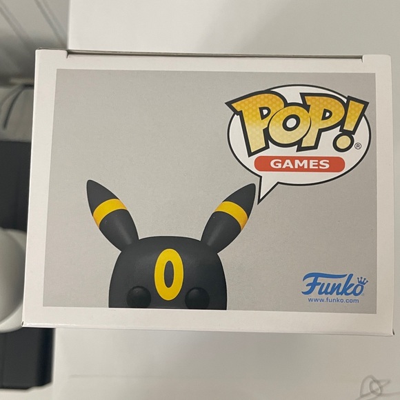 FUNKO POP! Games-Pokemon- Umbreon #948 - Picture 4 of 8